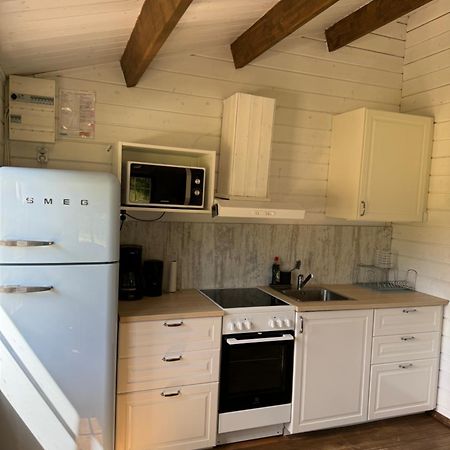 Cozy Cottage Near Lake Hassleholm Exterior photo