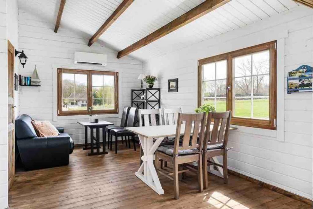 Cozy Cottage Near Lake Hassleholm Exterior photo